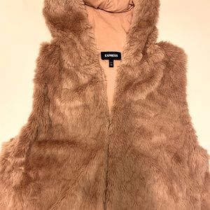 Express Faux Fur Vest in Pink Rose Women’s Size: M/L barbiecore